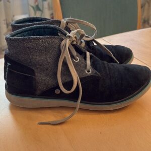 Cushe Manuka Lite Chukka Desert Lace-up shoes. Size 7